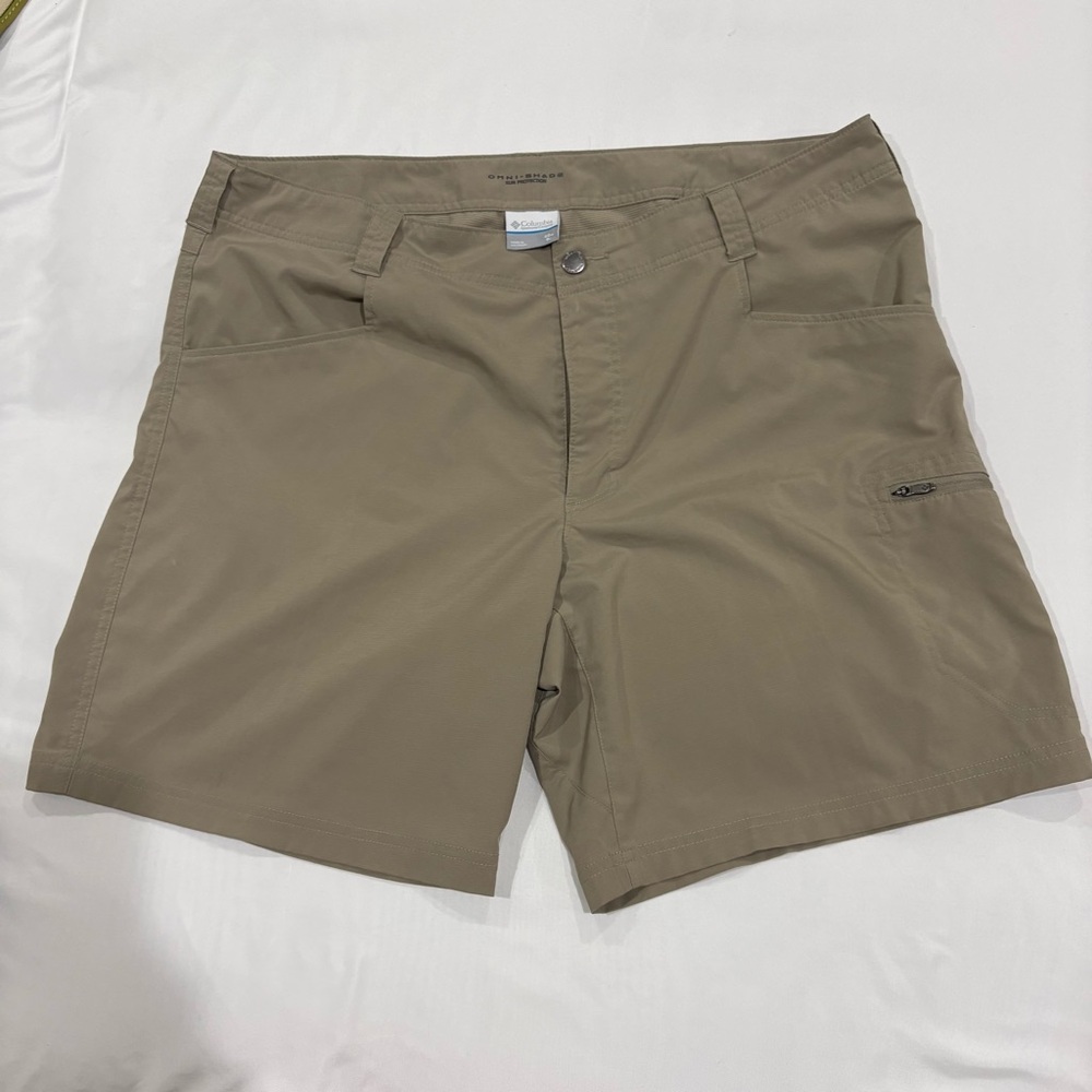 Columbia Men’s Tan Outdoor Hybrid‎ Shorts